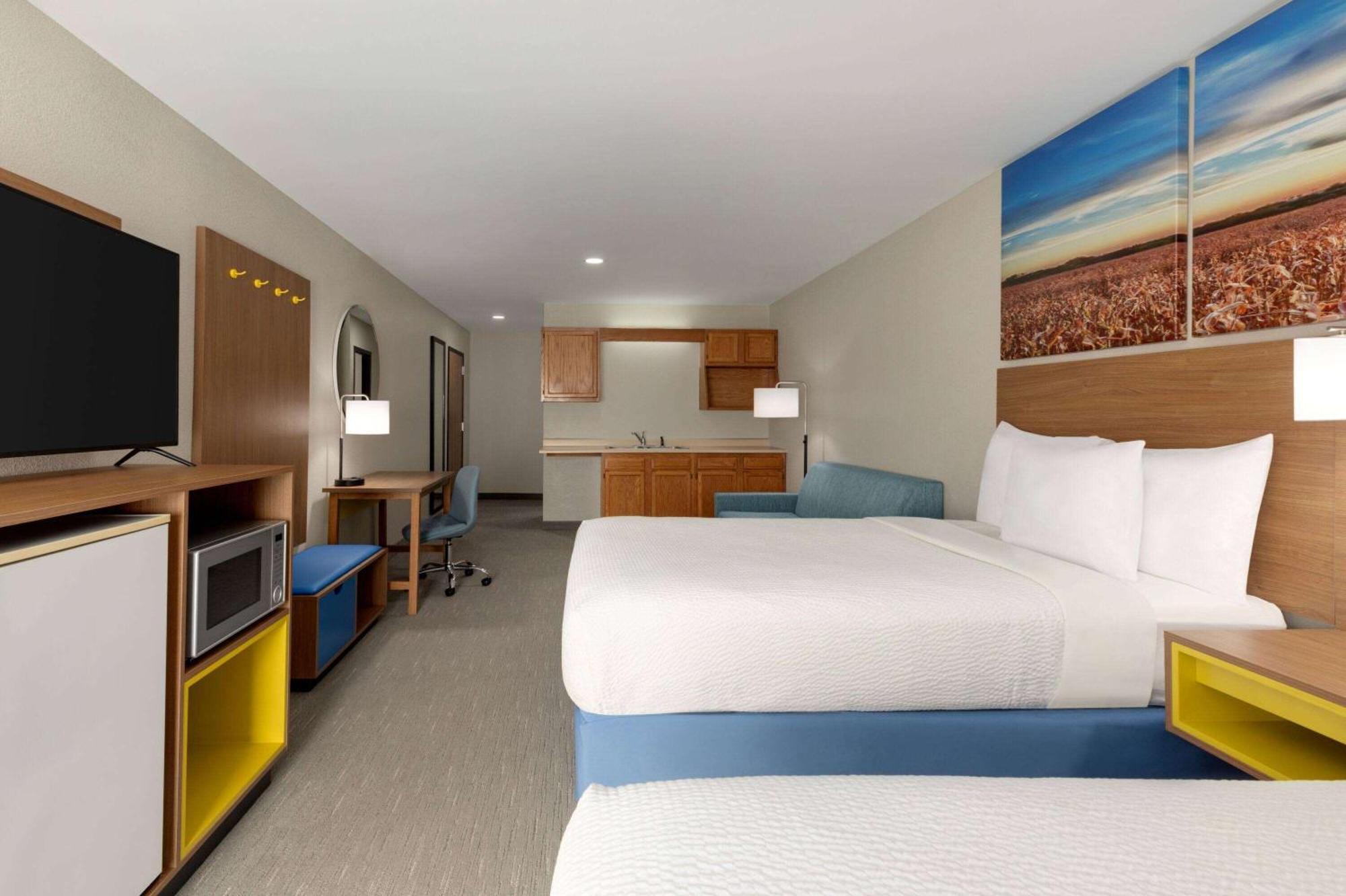 Days Inn By Wyndham Hillsboro Kültér fotó