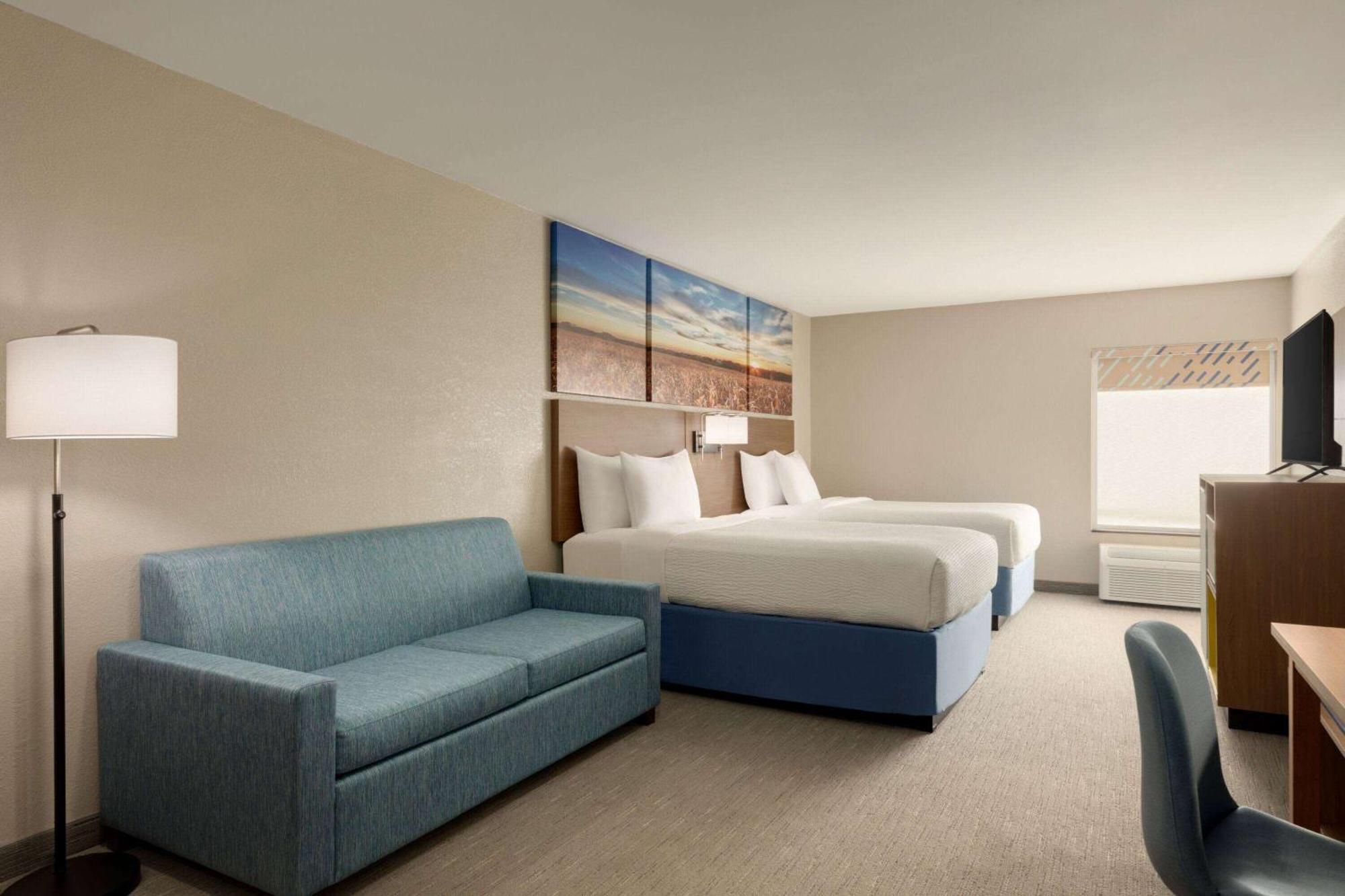 Days Inn By Wyndham Hillsboro Kültér fotó
