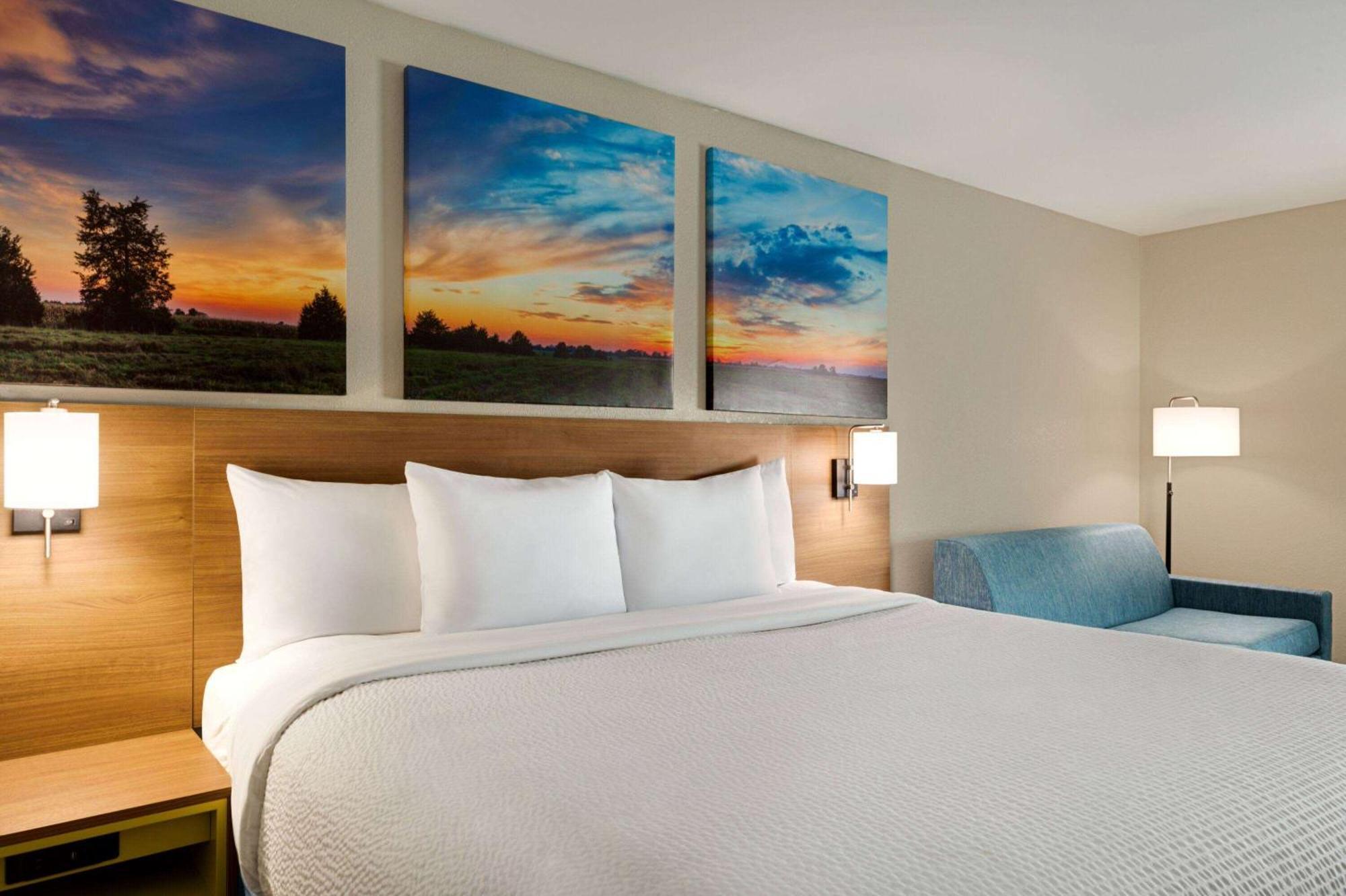 Days Inn By Wyndham Hillsboro Kültér fotó