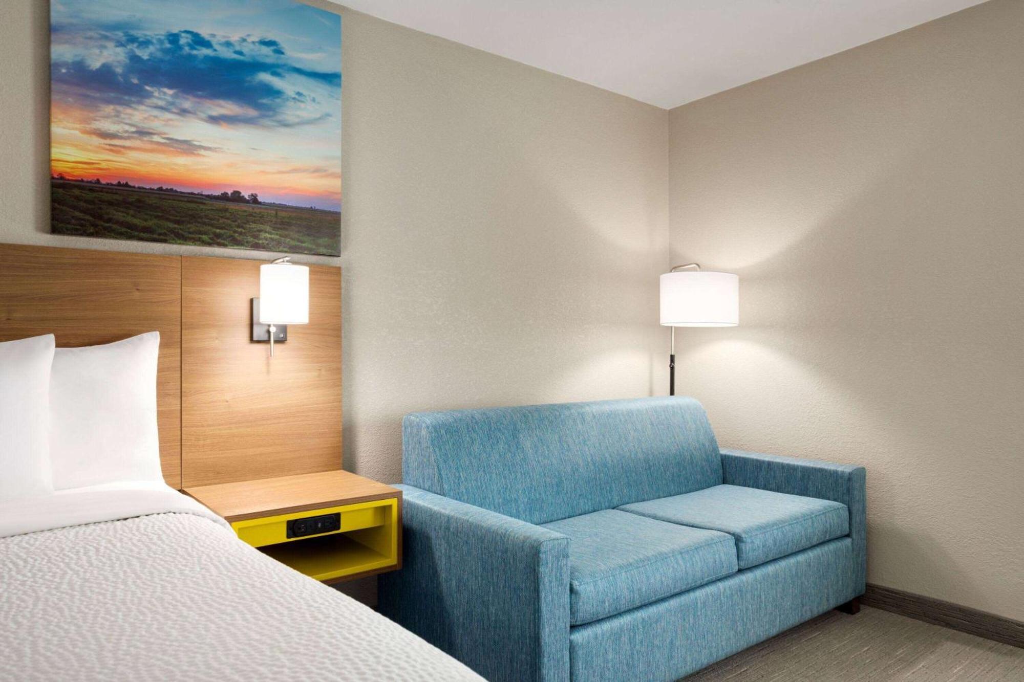 Days Inn By Wyndham Hillsboro Kültér fotó