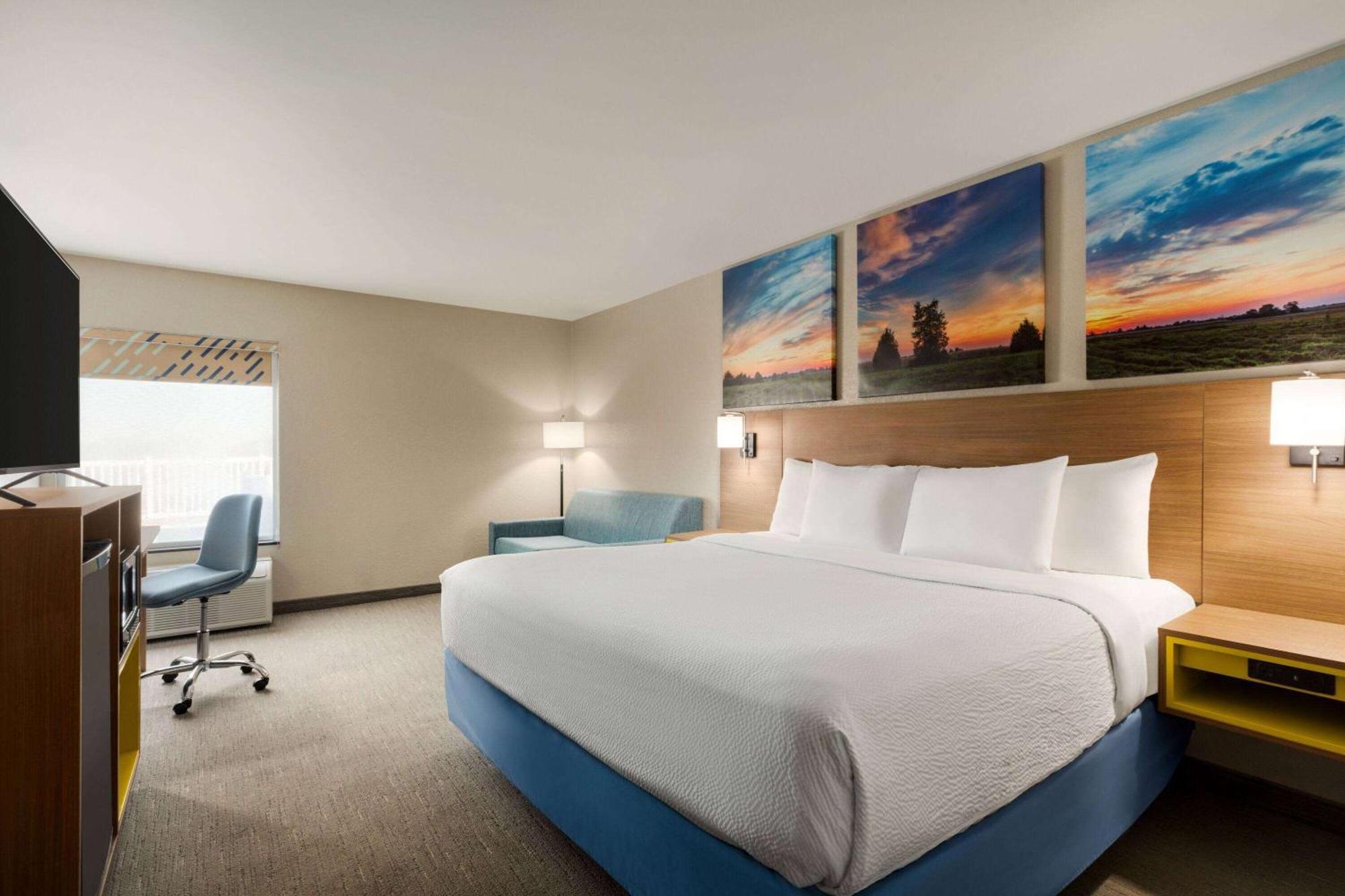 Days Inn By Wyndham Hillsboro Kültér fotó