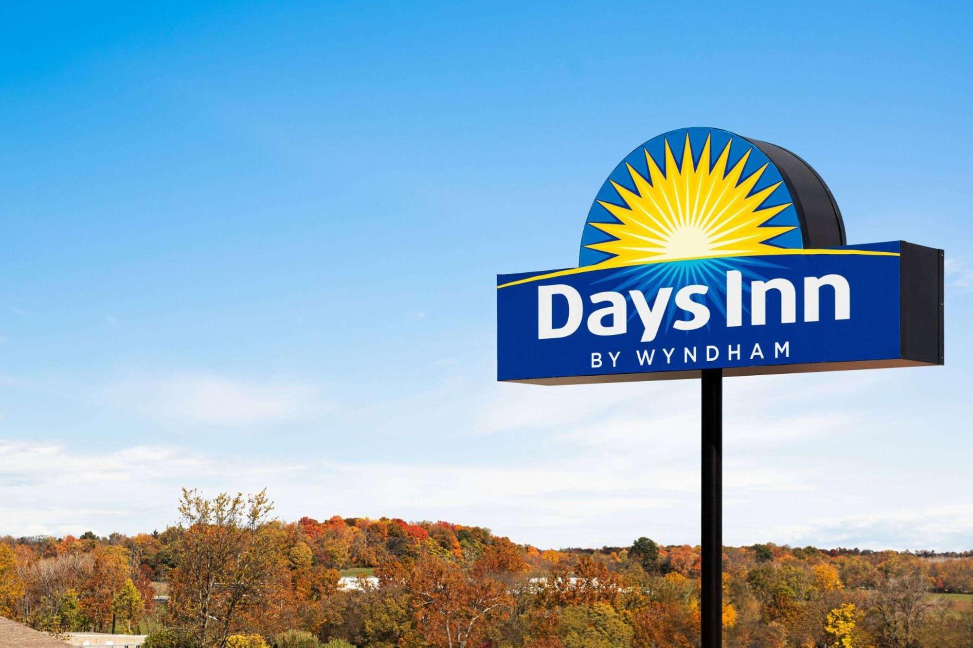 Days Inn By Wyndham Hillsboro Kültér fotó
