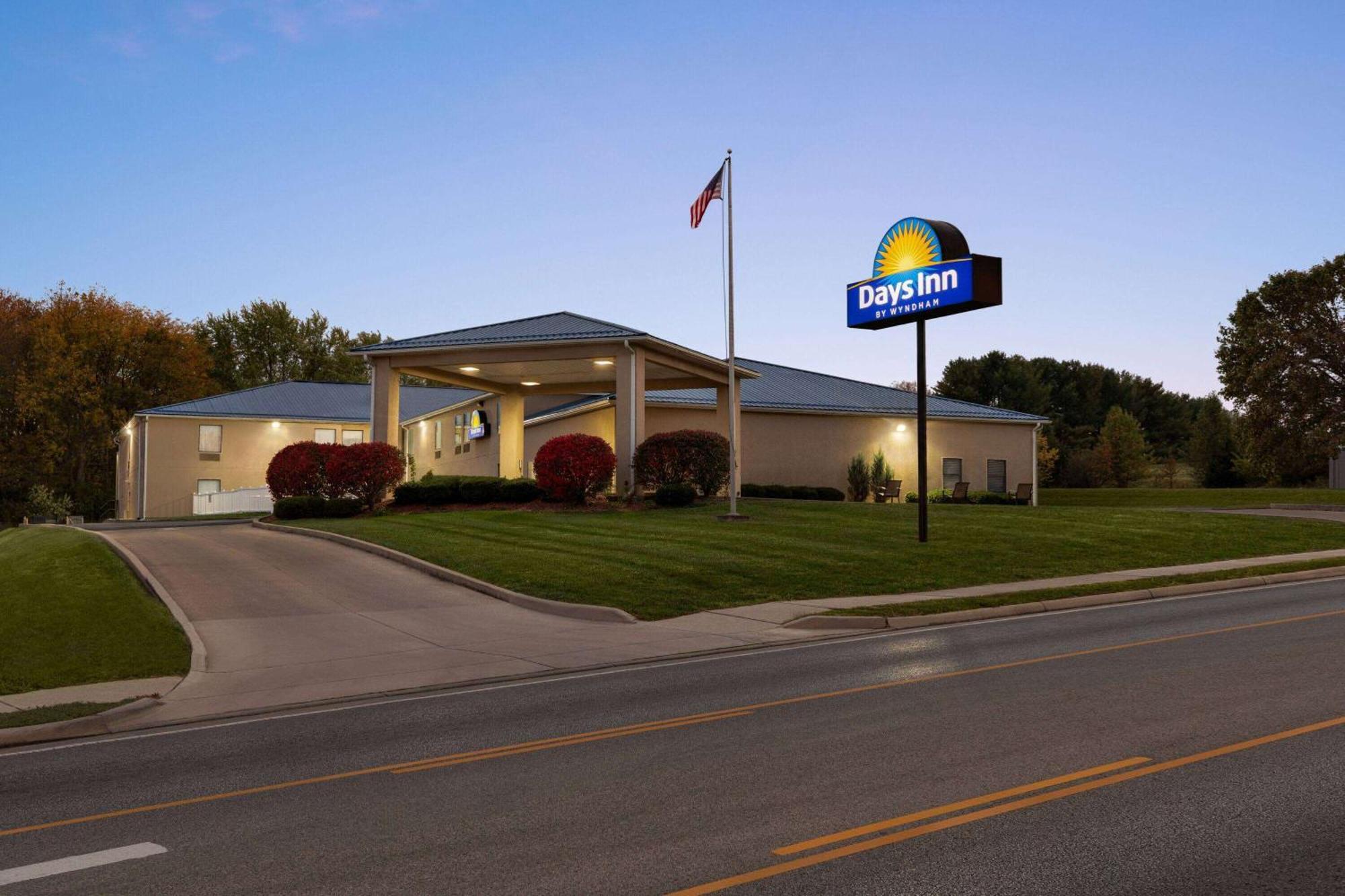 Days Inn By Wyndham Hillsboro Kültér fotó