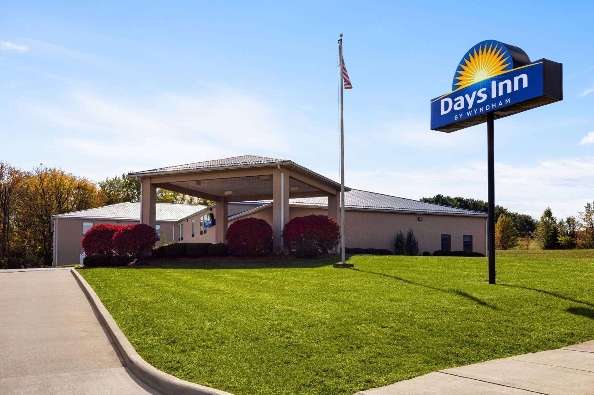 Days Inn By Wyndham Hillsboro Kültér fotó